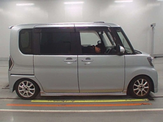 DAIHATSU TANTO 2018