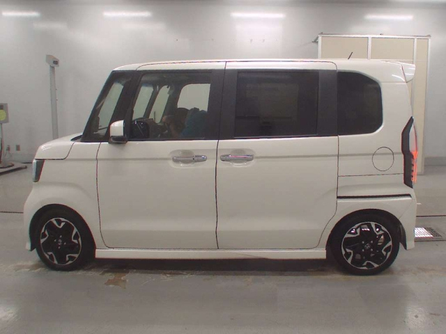 HONDA N BOX 2017