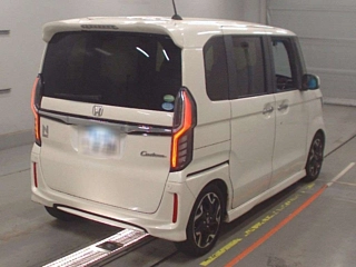 HONDA N BOX 2017