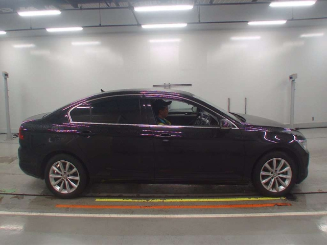 VOLKSWAGEN PASSAT 2015