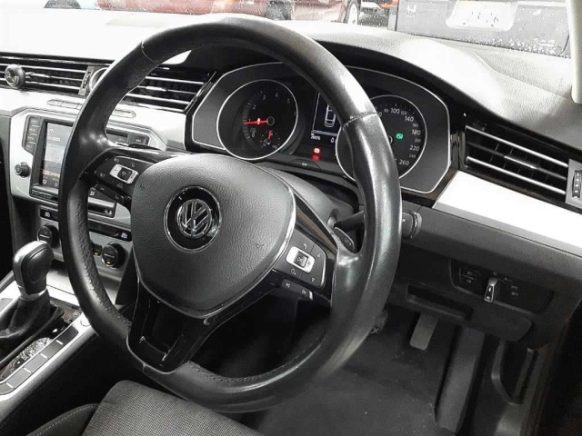 VOLKSWAGEN PASSAT 2015