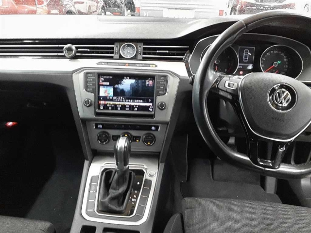 VOLKSWAGEN PASSAT 2015