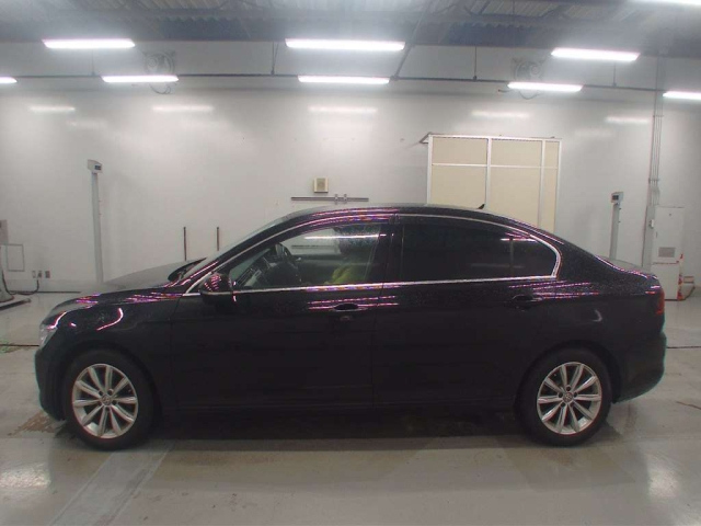 VOLKSWAGEN PASSAT 2015