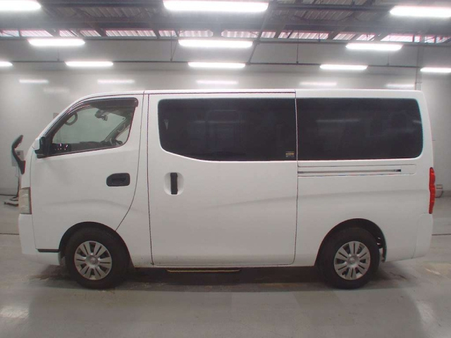 NISSAN CARAVAN 2016