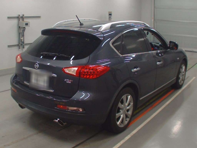 NISSAN SKYLINE CROSSOVER 2010