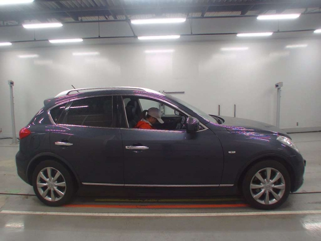 NISSAN SKYLINE CROSSOVER 2010