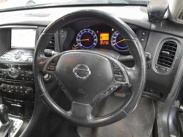 NISSAN SKYLINE CROSSOVER 2010