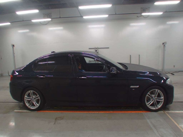 BMW 5 SERIES 2016
