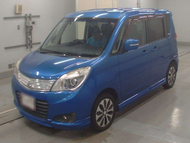 MITSUBISHI DELICA D2 2014
