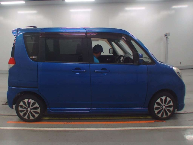 MITSUBISHI DELICA D2 2014