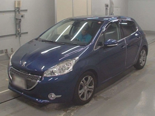 PEUGEOT 208 2012