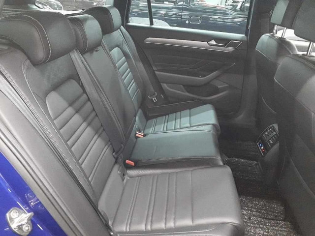 VOLKSWAGEN PASSAT VARIANT 2022