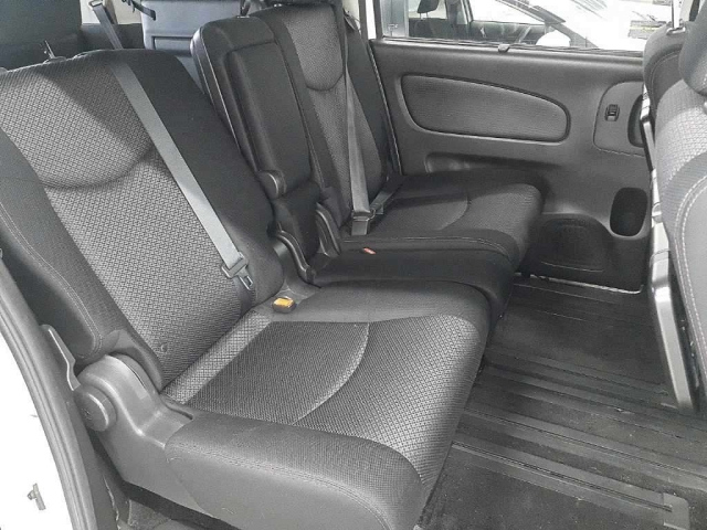 NISSAN SERENA 2013