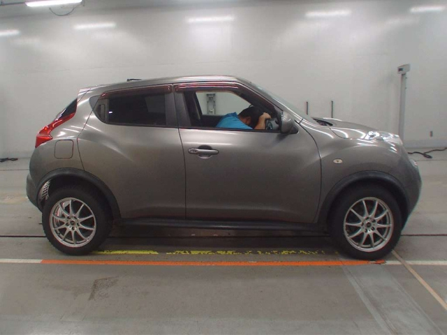 NISSAN JUKE 2010