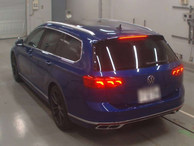 VOLKSWAGEN PASSAT VARIANT 2022