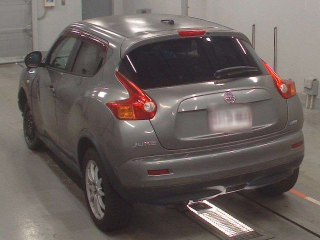 NISSAN JUKE 2010