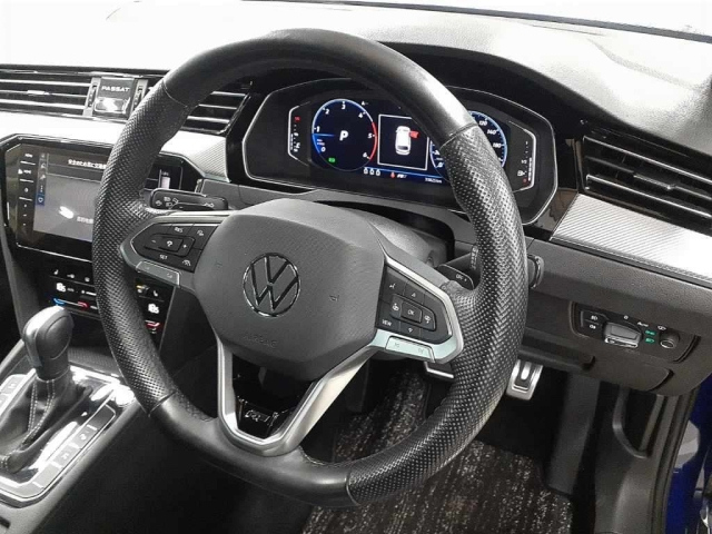 VOLKSWAGEN PASSAT VARIANT 2022