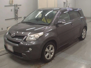 TOYOTA IST 2010