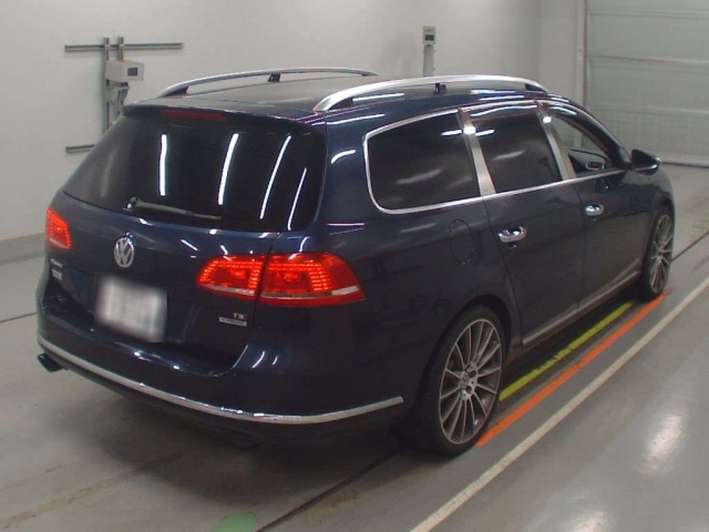 VOLKSWAGEN PASSAT VARIANT 2013