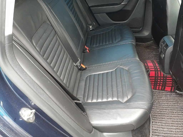 VOLKSWAGEN PASSAT VARIANT 2013
