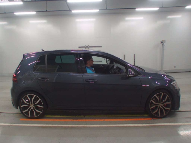 VOLKSWAGEN GOLF 2019