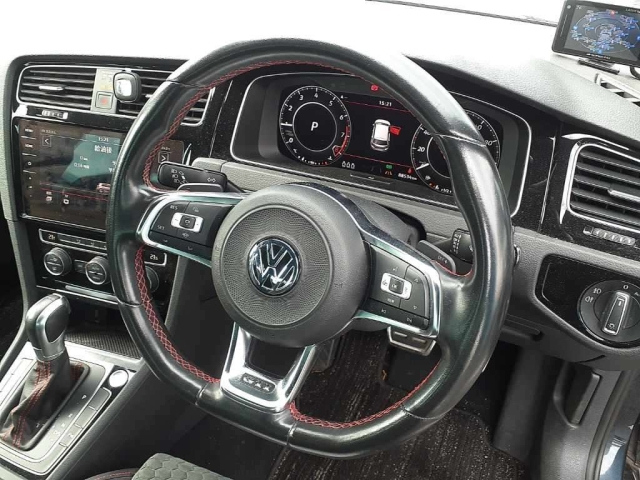 VOLKSWAGEN GOLF 2019