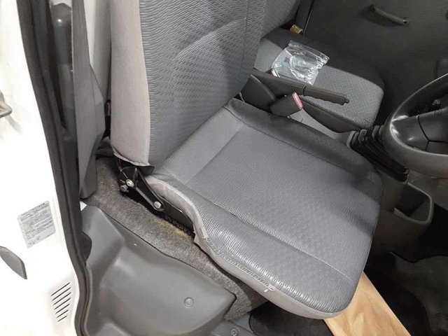 NISSAN CLIPPER TRUCK 2013