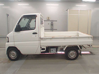 NISSAN CLIPPER TRUCK 2013