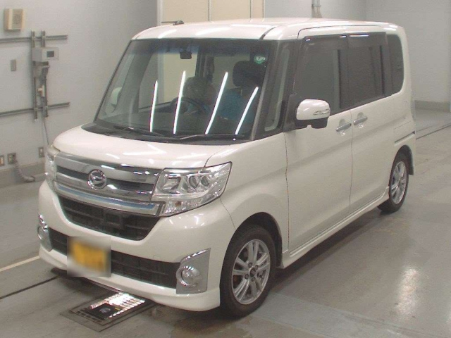 DAIHATSU TANTO 2015