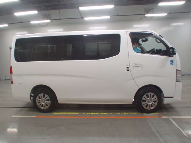 NISSAN CARAVAN 2020