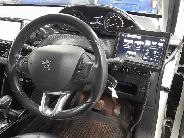 PEUGEOT 2008 2017