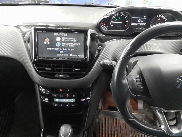 PEUGEOT 2008 2017
