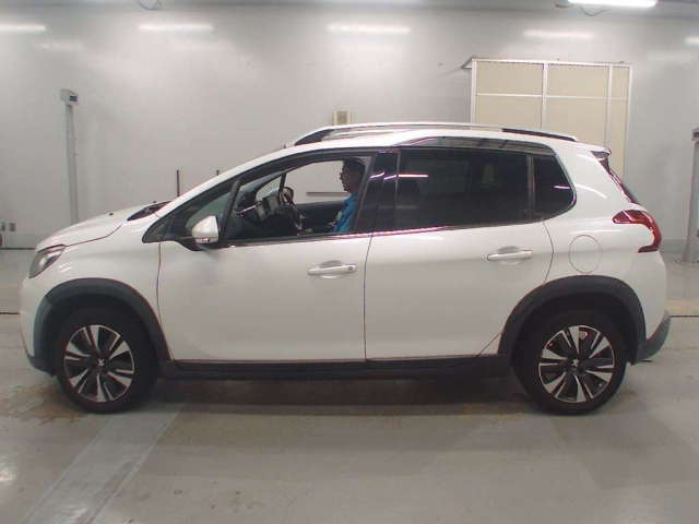 PEUGEOT 2008 2017