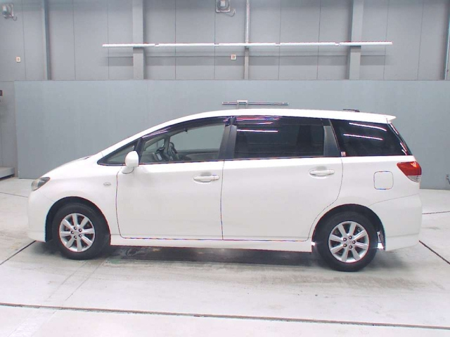 TOYOTA WISH 2009
