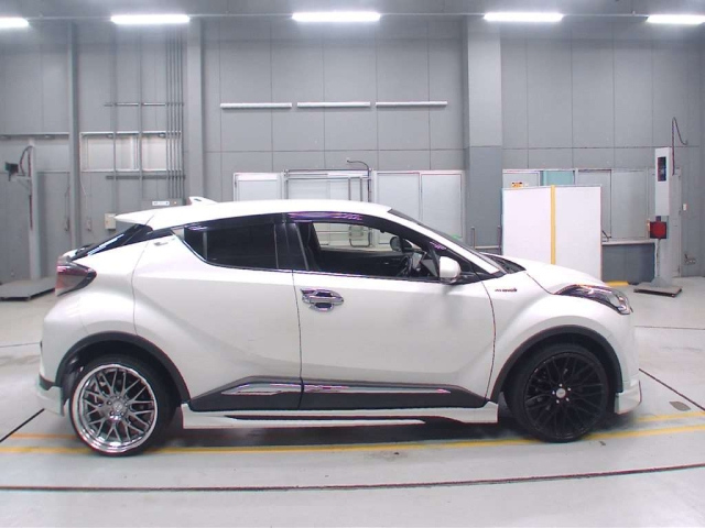 TOYOTA C-HR 2018