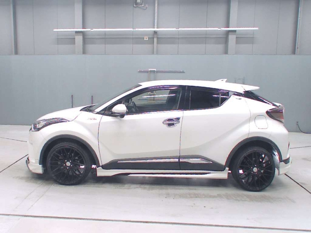 TOYOTA C-HR 2018
