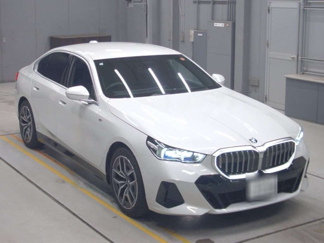 BMW 5 SERIES 2024