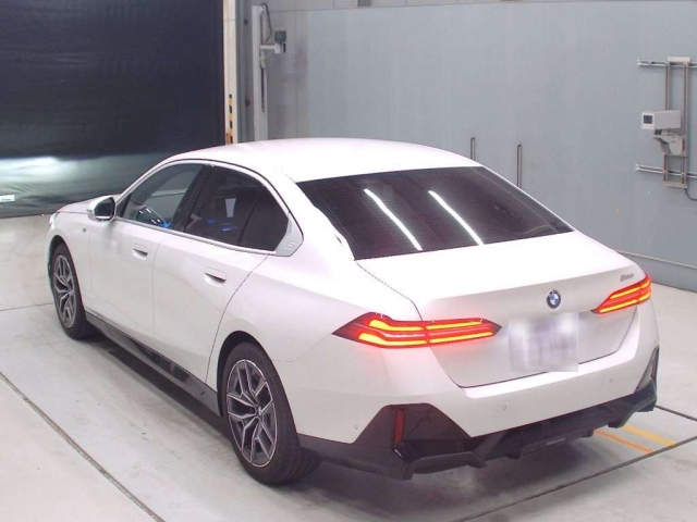 BMW 5 SERIES 2024