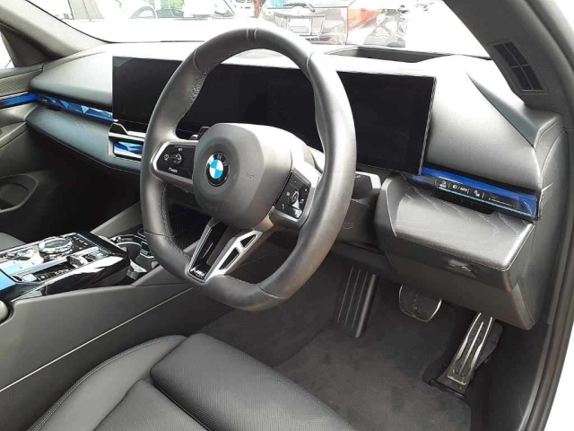BMW 5 SERIES 2024