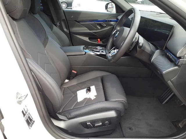 BMW 5 SERIES 2024