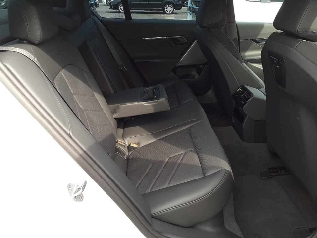 BMW 5 SERIES 2024