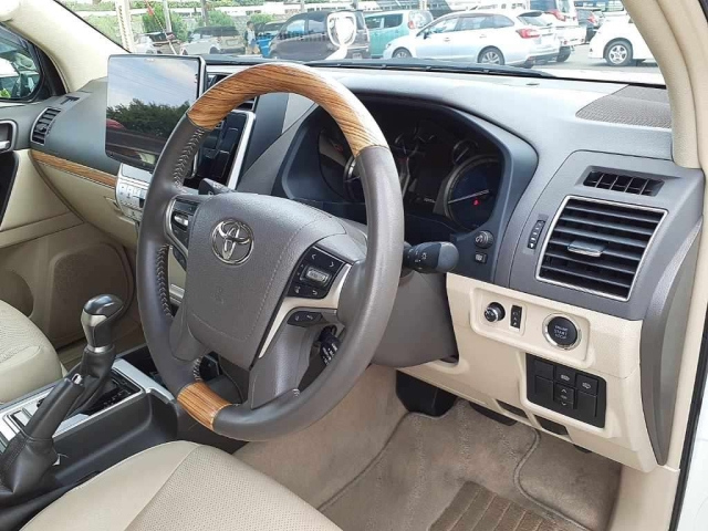 TOYOTA LAND CRUISER PRADO 2022