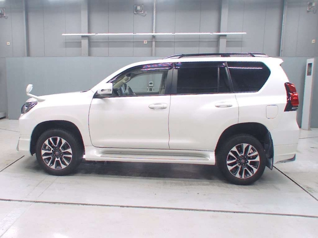 TOYOTA LAND CRUISER PRADO 2022