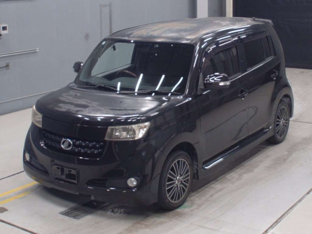 TOYOTA BB 2011
