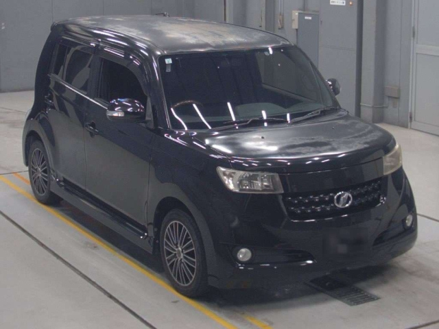 TOYOTA BB 2011