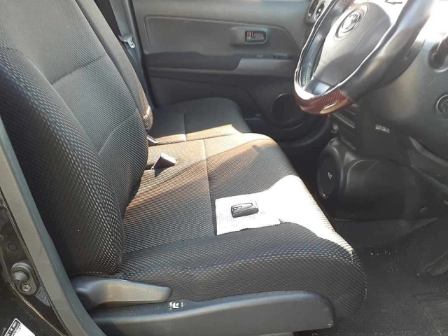 TOYOTA BB 2011