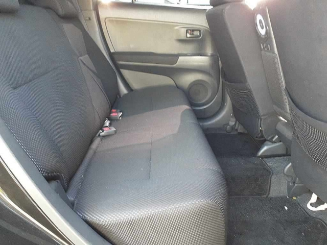 TOYOTA BB 2011