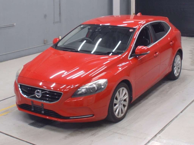 VOLVO V40 2014