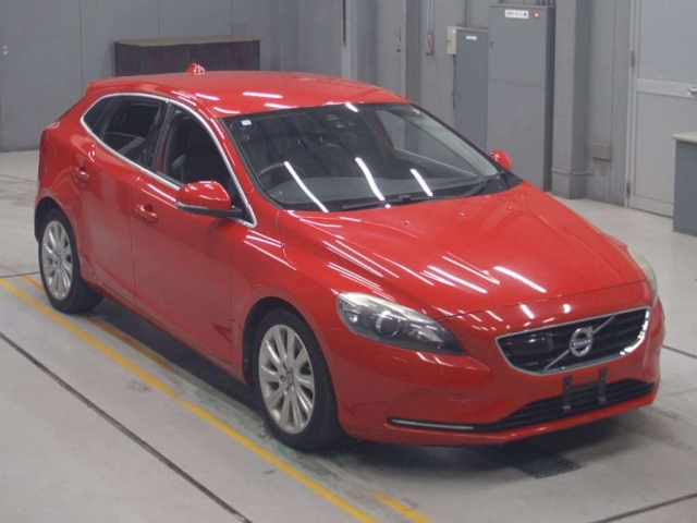 VOLVO V40 2014