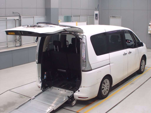 NISSAN SERENA 2014